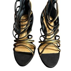 BRAND NEW!!!! Schultz Elegant Black and Gold Heels